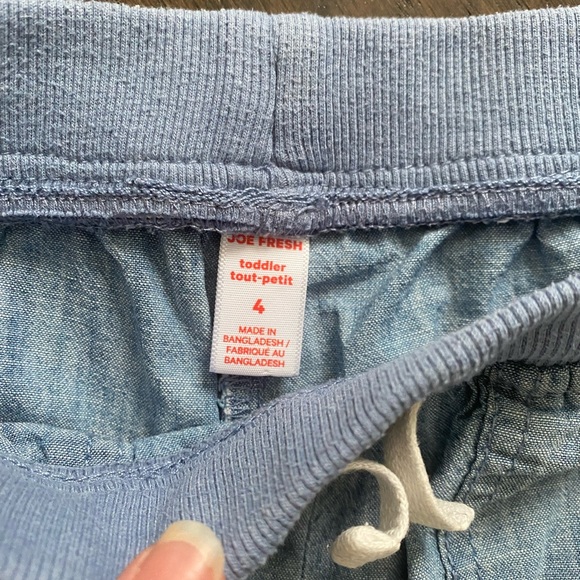 Girls spring outfit gap tee and Joe fresh capri jeans EUC 4T - Picture 3 of 3